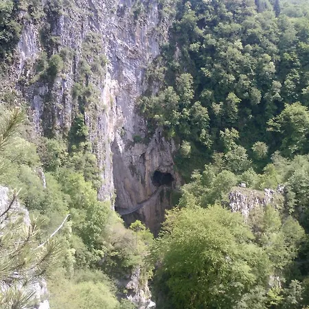 Osterija Na Planinci Couette-café