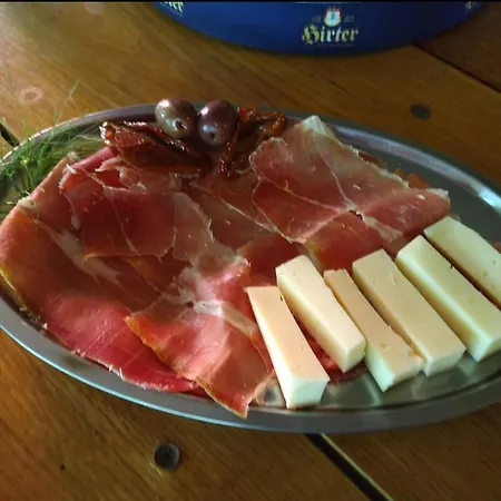 Bed & Breakfast Osterija Na Planinci 3*