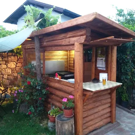 Osterija Na Planinci - Skocjan Caves Bed & Breakfast Divaca