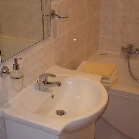 Couette-café Osterija Na Planinci Divača