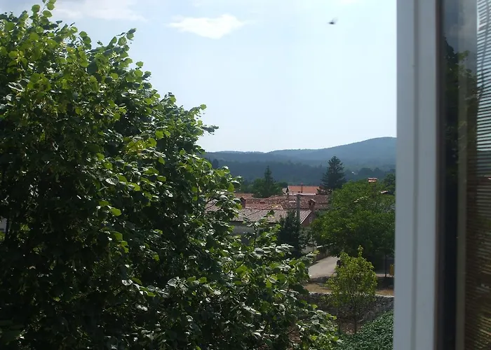 Oda ve Kahvaltı Osterija Na Planinci Divača