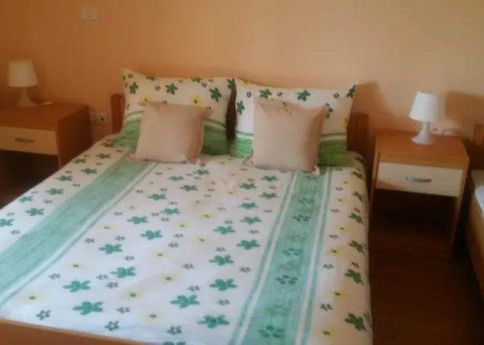 فندق مبيت وإفطار Osterija Na Planinci 4*