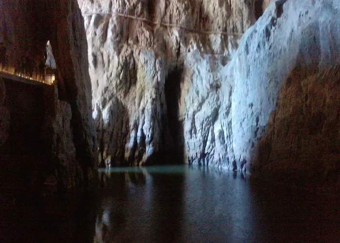 Osterija Na Planinci Oda ve Kahvaltı Divača