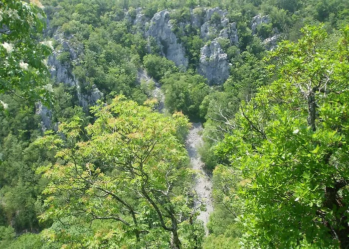 Osterija Na Planinci Oda ve Kahvaltı Divača