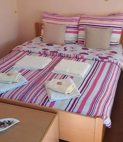 Oda ve Kahvaltı Osterija Na Planinci Divača