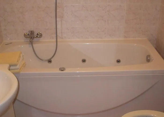 Osterija Na Planinci 4* Divača